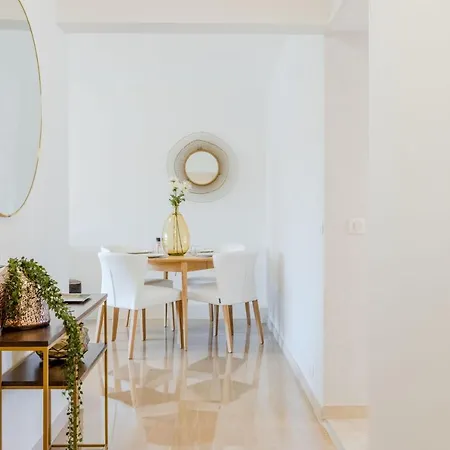 아파트 Stylish 1-bedroom Close To Beaches *