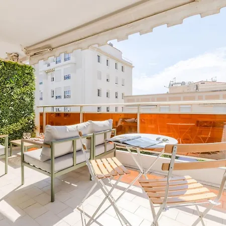 Stylish 1-bedroom Close To Beaches