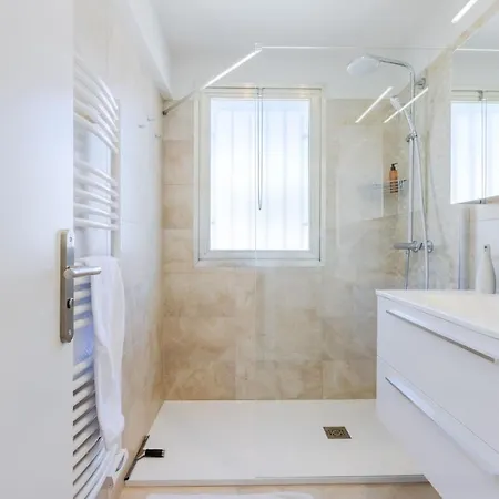 Stylish 1-bedroom Close To Beaches 아파트 칸느