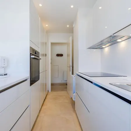 Stylish 1-bedroom Close To Beaches * Cannes