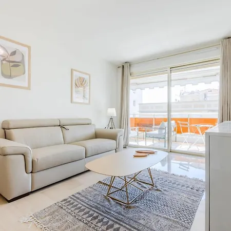 Stylish 1-bedroom Close To Beaches Lejlighed *