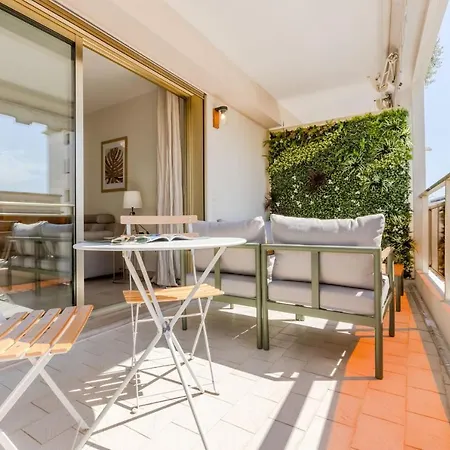 Lejlighed Stylish 1-bedroom Close To Beaches *