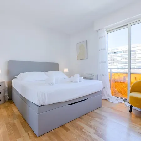 Stylish 1-bedroom Close To Beaches Cannes